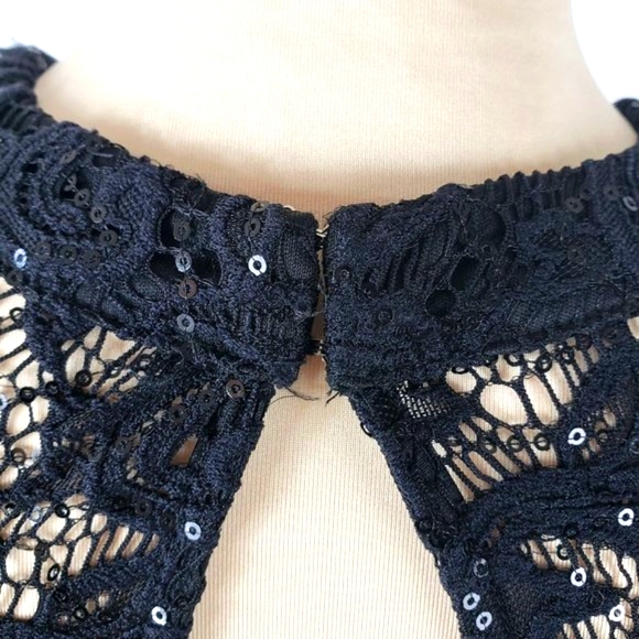 Speechless Black Floral Sequin Halter Top - Picture 6 of 13